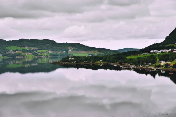 Jezero Vesnice Hrabství More Romsdal Norsko — Stock fotografie