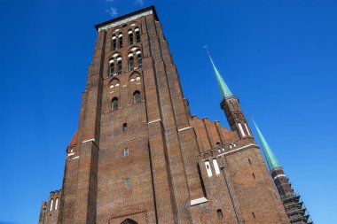 St Mary Kilisesi, Gdansk, Polonya, dünyanın üçüncü büyük tuğla kilisede güzel görünümü.
