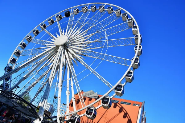 Gdansk Polonia Julio 2018 Amber Sky Rueda Cerca Casco Antiguo — Foto de Stock