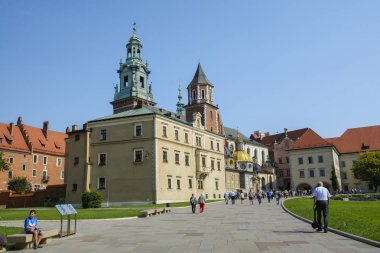 Krakow, Polonya - 2 Eylül 2016. Wawel Royal Castle, Krakow, Polonya en iyi cazibe turist.