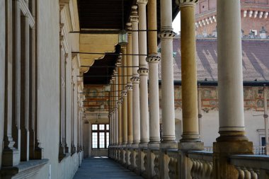 Krakow, Polonya - 2 Eylül 2016. Wawel Royal Castle, Krakow, Polonya avlusunda mimarisi bina dış.