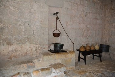 Peniscola, İspanya - Kasım 10 Kasım Castellon, İspanya Topluluk Peniscola Kalesi, Costa del Azahar, il 2016.Interior. Peniscola, İspanya popüler turizm. Eski mutfak.