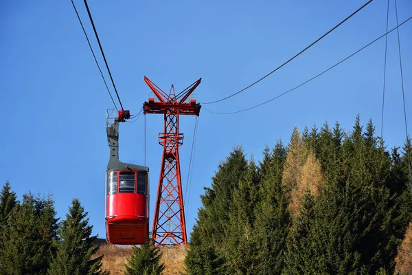 Transporte Teleférico Rojo 2000M Las Montañas Bucegi Temporada Otoño Sinaia —  Fotos de Stock