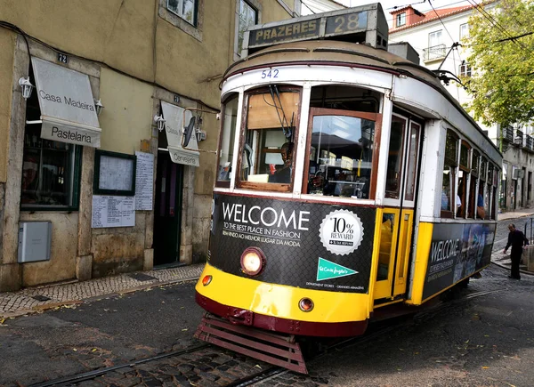 Lisboa Portugal Noviembre 2017 Famoso Tranvía Vintage Alfama Barrio Más — Foto de Stock