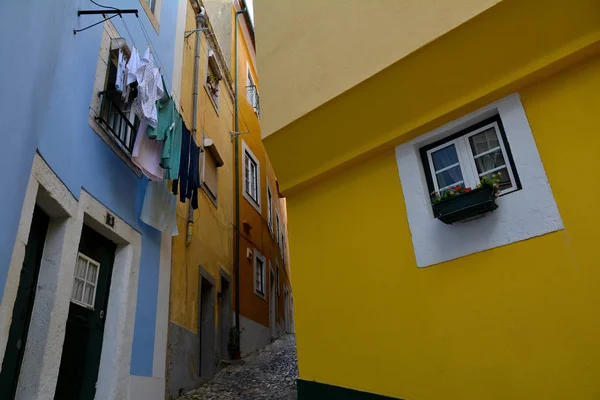Colorful Street Alfama Quarter Old Picturesque Part Lisbon Capital Portugal — Stock Photo, Image