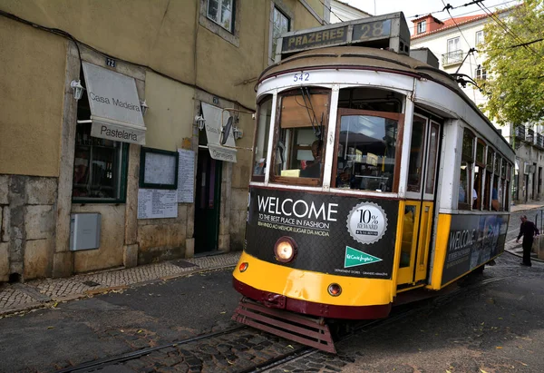 Lisboa Portugal Noviembre 2017 Famoso Tranvía Vintage Alfama Barrio Más — Foto de Stock