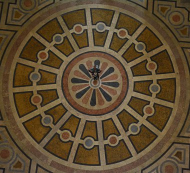 Lisbon, Portekiz - 1 Kasım 2017. Alfama bölgesinde, Lizbon, Portekiz Ulusal Pantheon (Igreja de Santa Engracia) iç