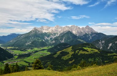 Loferer Steinberge - Mitterhorn Dağı, Avusturya 'nın başkenti Sankt Ulrich am Pillersee' de Jakobskreuz Cross 'tan görüldü