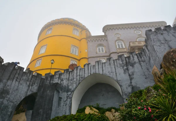 Sintra Portekiz Kasım 2017 Pena Sarayı Sintra Portekiz Sisli Bir — Stok fotoğraf