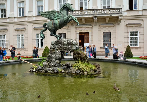 Salzburg Österreich Juli 2017 Geflügelte Pferdestatue Und Mirabell Schloss Und — Stockfoto