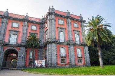 Napoli, İtalya - 12 Kasım 2015.Capodimonte Müzesi, Sanat hazineleri ile en önemli İtalyan müzelerinden biri olan Capodimonte Bourbon Sarayı'nda bulunan - Napoli kiliselerinden gelen resimler
