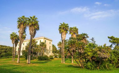 Napoli, İtalya - 12 Kasım 2015. Capodimonte Parkı, Napoli'deki ünlü eski yer.