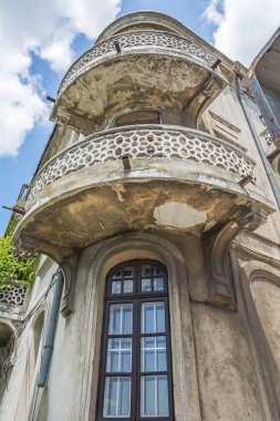 Açık hava mimarisi. Pre Romantic Genovese tarzıNda Aslanlı Ev, Köstence, Romanya
