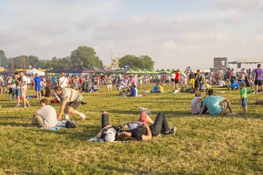 Tuzla, Köstence, Romanya-19 Ağustos 2017. Airshow Aeromania, Güney-Doğu Romanya 'da turistler kalabalık için inanılmaz Havacılık gösterisi ve üst yaz cazibe, Tuzla Aerodrome üzerinde. 