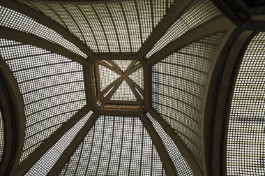 Torino,İtalya - 29 Haziran 2015. Galleria San Federico mimari tavan - San Federico Galerisi, Torino tarihi merkezinde ticari bina. 