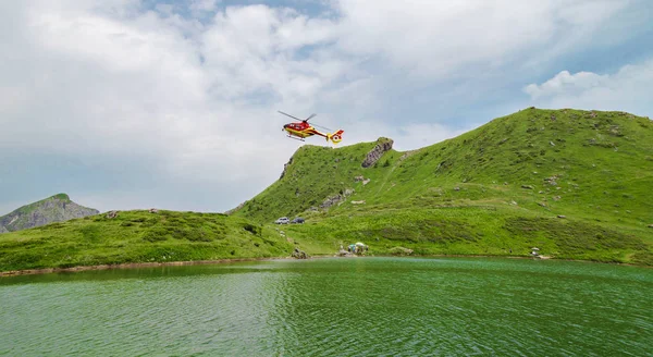 Dramatyczny Widok Alpach Szwajcarskich Lac Vert Mieście Valais Region Turystyczny — Zdjęcie stockowe