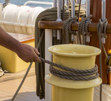 Köstence, Romanya - 30 Ağustos 2015. İnanılmaz yaz hafta sonu gezisi ve yelkenli gemi Adornate, Köstence, Romanya kıyıları ile Karadeniz'de unutulmaz macera. 