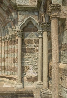 Torino, İtalya - 30 Haziran 2015. Gotik ve Romanesk mimarinin unsurlarıile ünlü Sacra di San Michele antik kalıntıları ,dini kompleks (Val Di Susa , Piemonte , İtalya)