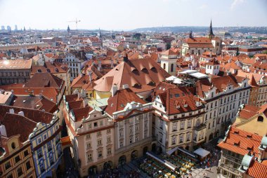 Prag,Çek Cumhuriyeti - 18 Temmuz 2014. Old Town Hall Tower, Prag Eski Kenti'nin güzel bir panoramik manzarasını sunmaktadır.. 