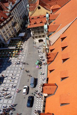 Prag,Çek Cumhuriyeti - 18 Temmuz 2014. Old Town Hall Tower, Prag Eski Kenti'nin güzel bir panoramik manzarasını sunmaktadır.. 