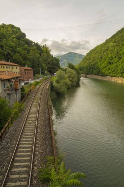 Ponte della Maddalena görülen Serchio nehri - Ponte del Diavolo, Lucca. Yolculuk, garfagnana.