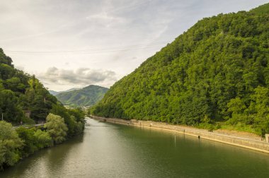 Ponte della Maddalena görülen Serchio nehri - Ponte del Diavolo, Lucca. Yolculuk, garfagnana.