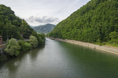 Ponte della Maddalena görülen Serchio nehri - Ponte del Diavolo, Lucca. Yolculuk, garfagnana.