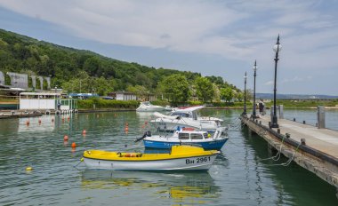 Golden Sands, Varna, Bulgaristan - 22 Mayıs 2016. Varna Golden Sands tatil, Bulgaristan - yat limanı