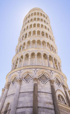 Ünlü Pisa Kulesi, İtalya 