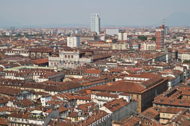 Torino, İtalya - 26 Haziran 2015. Köstebek Antonelliana'dan Torino'nun ufuk çizgisi görünümü , Torino'daki anıtsal simge yapı. 