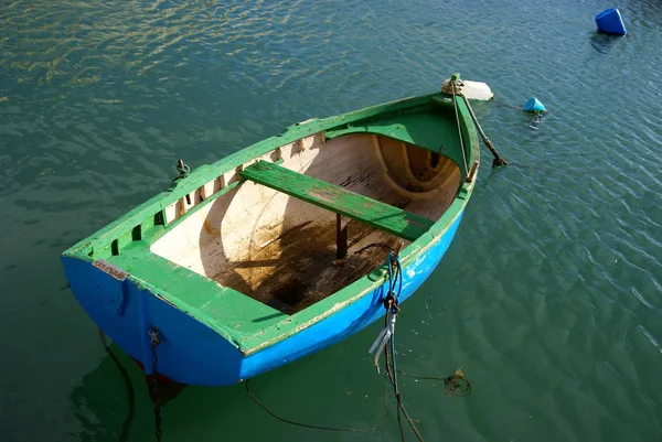 Escena Tranquila Por Mañana Barco Madera Mar Mediterráneo Malta — Foto de Stock