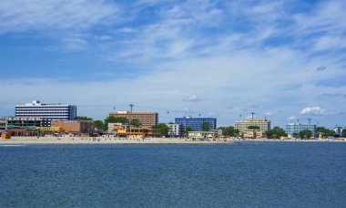 Mamaia, Romanya - 14 Mayıs 2016.Karadeniz sahilinde, Mamaia plajında güzel bir bahar günü