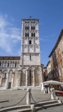 Lucca, İtalya - 26 Haziran 2015. Foro Chiesa di San Michele - Foro San Michele Kilisesi, Katolik kilisesi Archangel Michael, Lucca, İtalya antik kentinde güzel cazibe adanmış. 