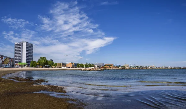 Mamaia Rumania Mayo 2016 Hermoso Día Primavera Orilla Del Mar — Foto de Stock