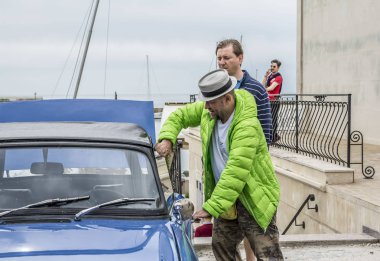 Balçık, Bulgaristan - 20 Mayıs 2016.Bükreş'ten Bulgaristan'dan Bulgaristan'a Balçık'ta retro araba rallisi ve ardından klasik teknelerle yelken açmak, etkinlik sırasında 