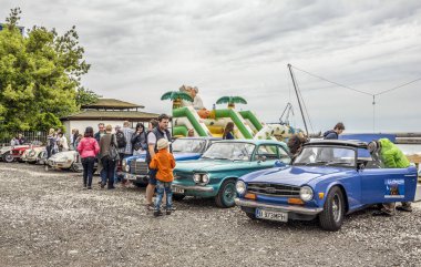 Balçık, Bulgaristan - 20 Mayıs 2016.Bükreş'ten Bulgaristan'dan Bulgaristan'a Balçık'ta retro araba rallisi ve ardından klasik teknelerle yelken açmak, etkinlik sırasında 