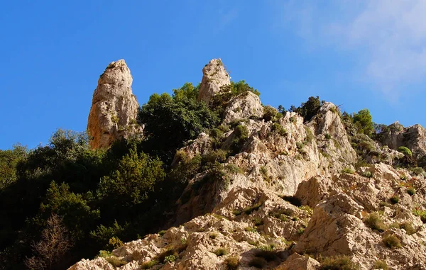 Rochers Côtiers Mer Méditerranée Sur Île Capri Vue Depuis Une Images De Stock Libres De Droits