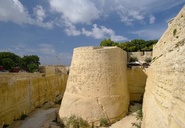 Gozo Adası'nda Victoria kalesinin (Rabat) duvarları , Malta. 