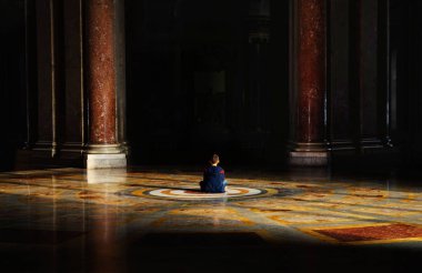 Caserta, İtalya - 11 Kasım 2015. Caserta Palazzo Reale Iç görünümü , Avrupa'nın en büyük sarayı.