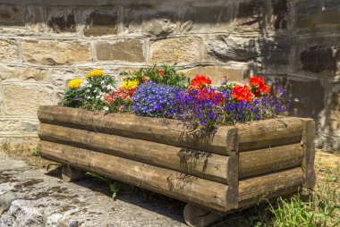 Geleneksel rustik Fransız çiçek dekorasyonu
