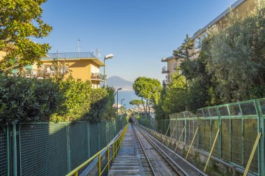 Napoli, İtalya - 8 Kasım 2015. Napoli şehrinde akşam sonbaharı, İtalya.   