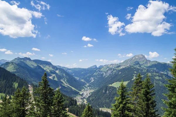 アルプス山脈の夏の風景 ポルト ソレイユ フランス スイス — ストック写真