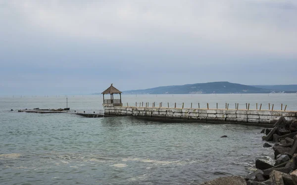 Paisagem Temperamental Cênica Com Cais Costa Mar Negro Balchik Cidade — Fotografia de Stock