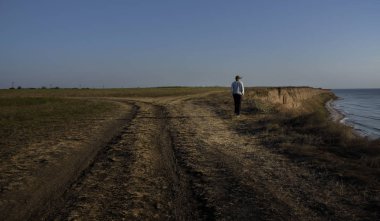 Tuzla sahilinde Karadeniz kıyısında inanılmaz sonbahar doğa manzara, Romanya 