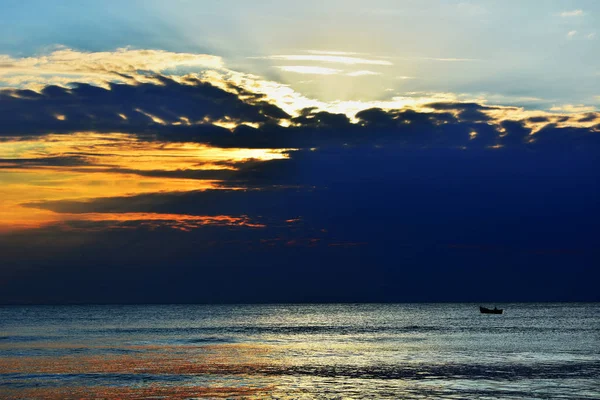 루마니아 투즐라 해변의 연안의 일출에 아름다운 — 스톡 사진