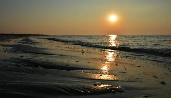 Восход Солнца Пустом Пляже — стоковое фото