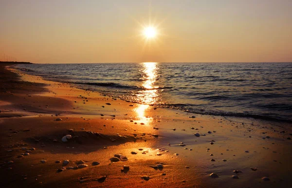 Ανατολή Ηλίου Στην Κενή Θέα Στην Παραλία — Φωτογραφία Αρχείου