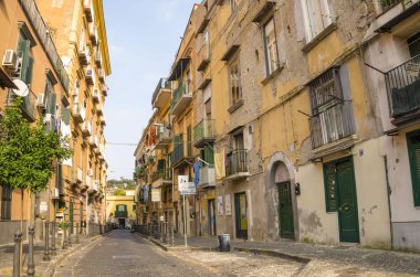 Napoli, İtalya - 13 Kasım 2015. Capodimonte sokak manzarası - Napoli, İtalya. 