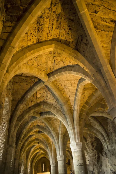 İsviçre 'nin Montreux kentindeki Chillon Kalesi zindanında.