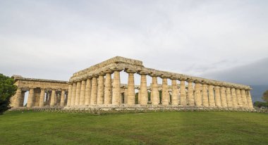 Paestum - UNESCO Dünya Miras Listesi, Yunan tapınakları bazı dünyanın en iyi korunmuş antik Yunan tapınakları ile. Hera, Poseidon ve Ceres Paestum, İtalya için üç tapınak yapmaktadır. 
